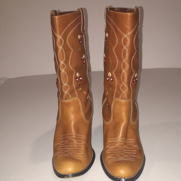 SEYCHELLES floral boho embroidered brown bootie - Picture 4 of 8